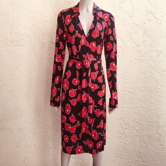 Diane Von Furstenberg Dresses & Skirts - Diane Von Furstenberg Vintage silk wrap dress